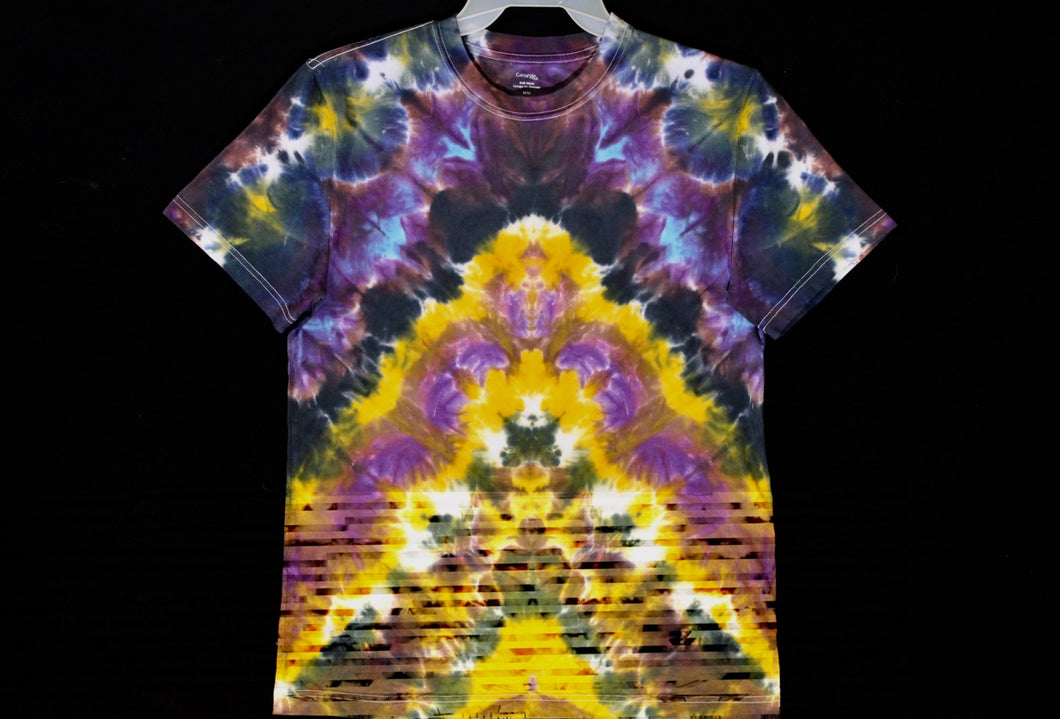 Reg. Cotton T shirt Medium #2796 Pyramid design $80